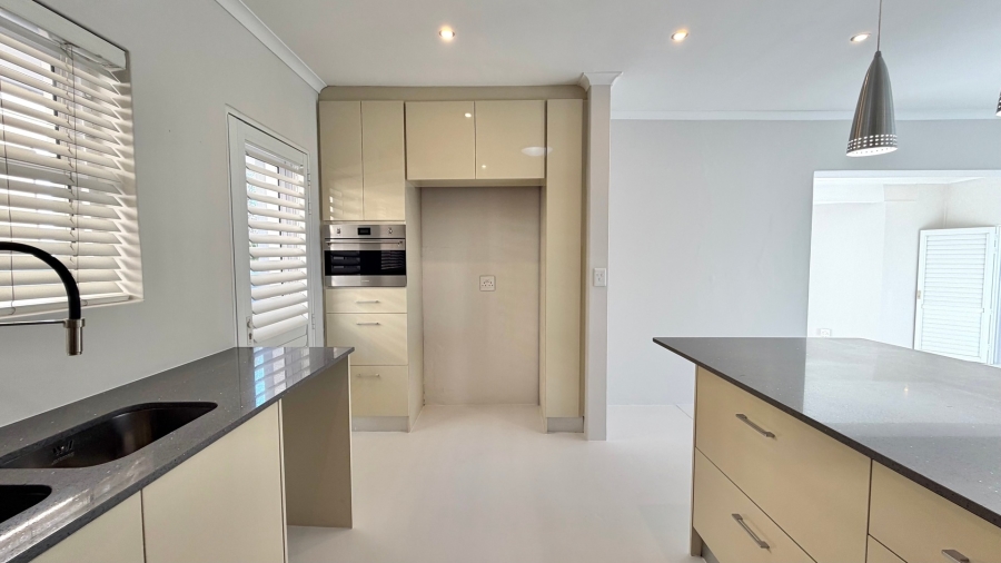 2 Bedroom Property for Sale in Paradyskloof Western Cape